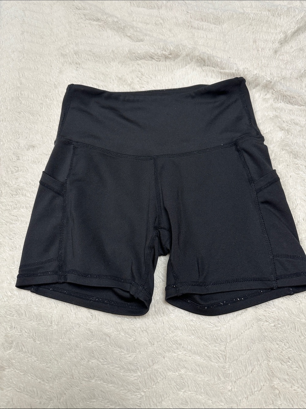 Move Theology High-Rise Black Bike Shorts with side pockets XS